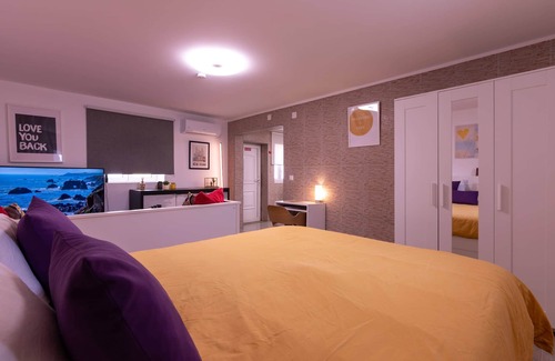 Perafita House | Perafita Yellow House - EcoHost