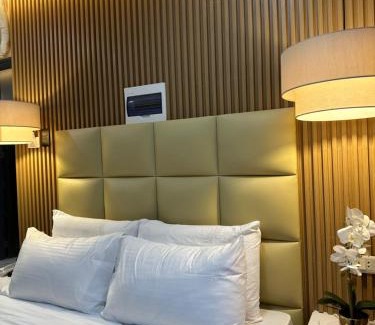 Pinamungajan Hotel | Perc Hotel