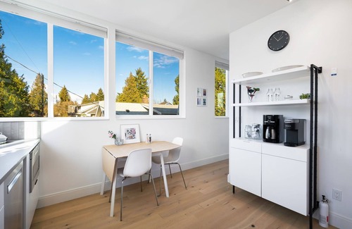 Wallingford House | Perch - Cozy 2BR home. Walk everywhere, park with ease, and surrounded by coffee shops and dining!