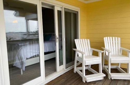 Innerarity Townhomes House | Perdido Bay Townhouse close to beach, pool access, two viewing decks!