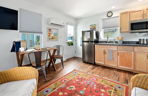 Ocean City Cottage | Perfect 1 Bedroom Cottage Close to the Famous Ocean City Boardwalk!