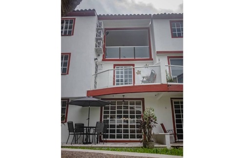 Puente del Mar House | Perfect 3 Floor Home w/Private Covered Balcony