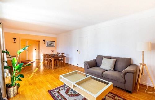 Neuilly-sur-Seine Apartment | Perfect Apartement to Visit Paris