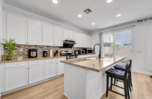 Eastvale House | Perfect Blend: Suburban Living with Modern Comfort