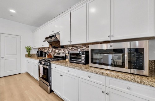 Eastvale House | Perfect Blend: Suburban Living with Modern Comfort