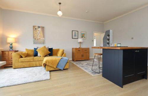 Bridgend House | Perfect Bridgend Stay: Comfort & Space!