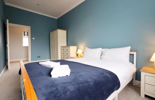 Bridgend House | Perfect Bridgend Stay: Comfort & Space!
