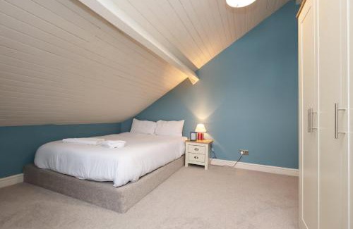 Bridgend House | Perfect Bridgend Stay: Comfort & Space!