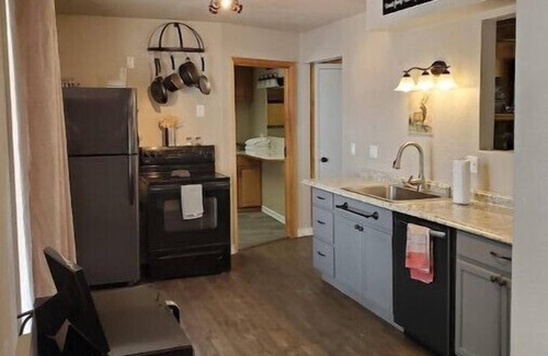 Black Hawk House | Perfect Cabin for your Adventures and Retreat