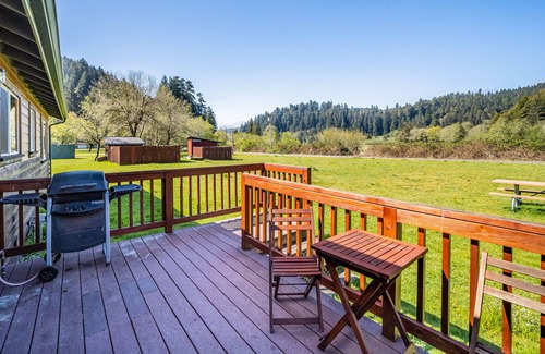 Orick Cabin | Perfect cabin near the beach & state parks with deck, gas grill, & two spaces