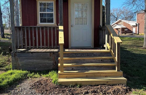 Calhoun Cabin | Perfect cabin with a pond! Peaceful place to fish, kayak or enjoy nature.