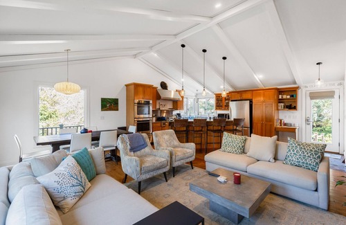 Chatham House | Perfect Chatham Retreat | Access To Lovers Lake