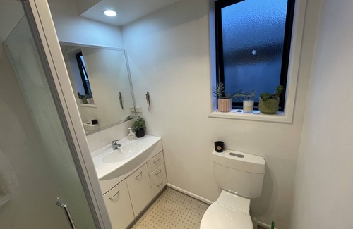 Papamoa Beach House | Perfect coastal holiday in a central Papamoa Beach location