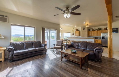 Hesperus House | Perfect Country Getaway Near Durango, Mountains, Lakes, Mesa Verde, Skiing