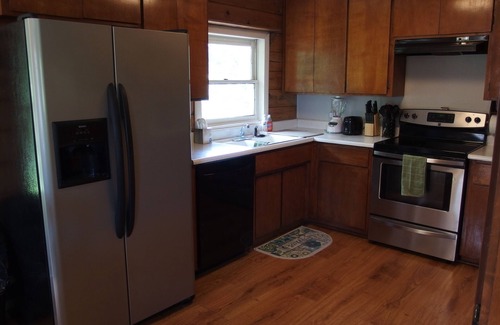 Overgaard Cabin | Perfect family cottage in Pines - 2 acre farm!