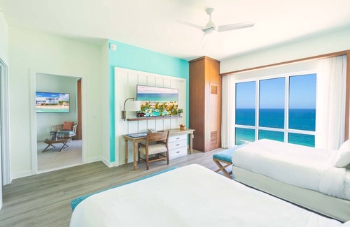 Hollywood Hotel | Perfect for a Beach Getaway - 2 Spacious Rooms w/Ocean Views and Outdoor Pool