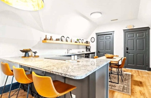 Downtown Historic District Apartment | Perfect for Couples/Groups Travelling to St. Augustine