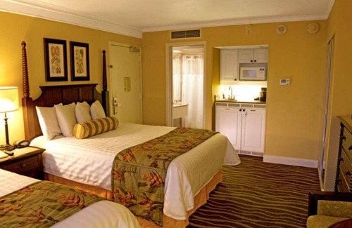 St. Pete Beach Resort | Perfect for Family!4 Spacious Units, Pool, Beach, Fitness Center, Parking