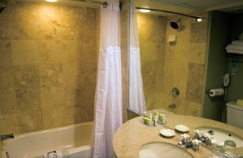 St. Pete Beach Resort | Perfect for Family!4 Spacious Units, Pool, Beach, Fitness Center, Parking