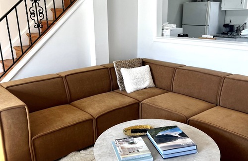 Del Ray House | Perfect for Families that Want to be Close to DC