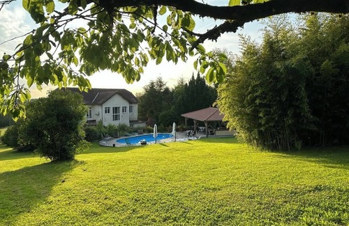 Bussiere-Galant House | Perfect for groups! Charming 8-bed w/Pool & Outdoor Kitchen in village