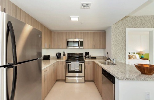 Coral Way House | Perfect for Groups | Miami | Roami at Grove 27