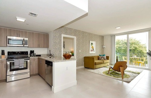 Coral Way House | Perfect for Groups | Miami | Roami at Grove 27