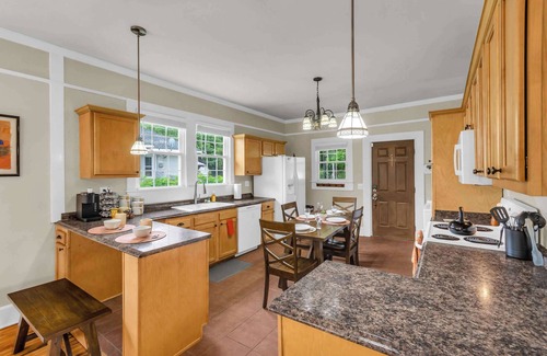 Lyman House | Perfect for Longer Stays @ Rachel's Retreat