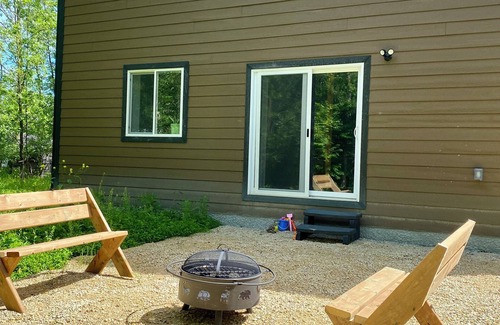 Gimli House | Perfect for sand beach vacations and ice fishing adventures on Lake Winnipeg