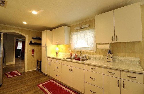 Kilgore House | Perfect for transitioning from old home to new home, traveling nurses, students.