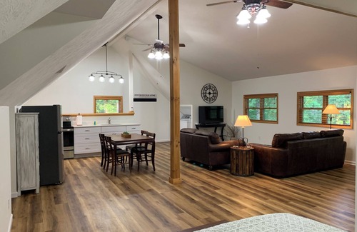 Fairview Apartment | Perfect for Two! Oak Hill in Fairview. 30min from Nashville or Franklin