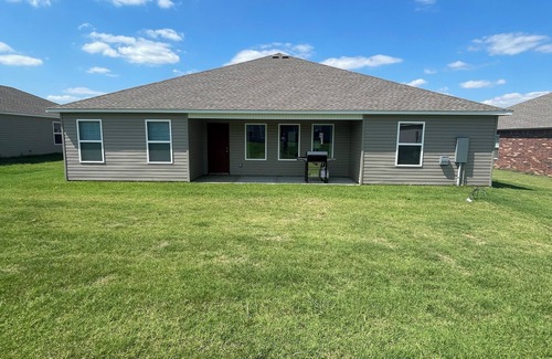Fayetteville House | Perfect Game Day & Parents Weekend! Spacious 4-Bedroom -Just 8 Minutes from UARK