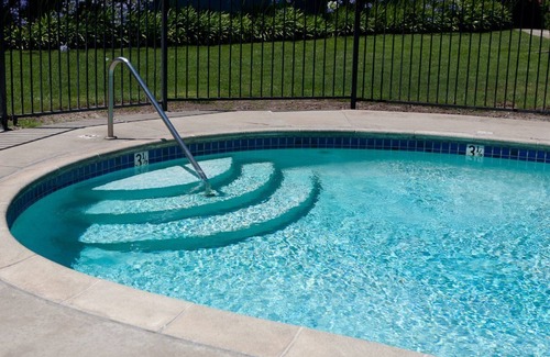 East End Apartment | Perfect Getaway! 2 Comfortable Unit, Free Parking, Close Oakland Coliseum