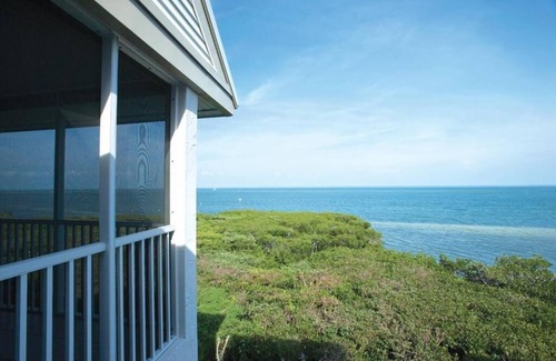 Captiva Apartment | Perfect Getaway! 2 Spacious Units, Free Parking, Restaurants, Pools, Waterslides