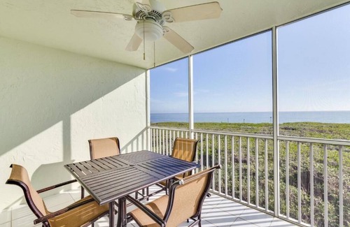 Captiva Apartment | Perfect Getaway! 2 Spacious Units, Free Parking, Restaurants, Pools, Waterslides