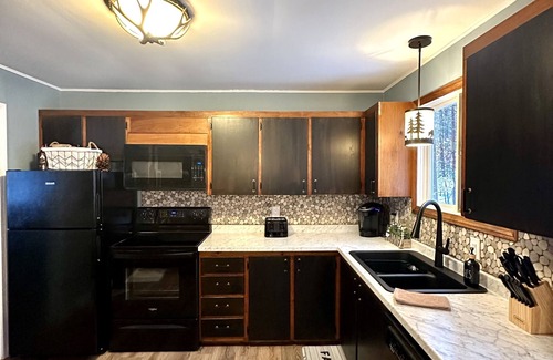 Birch Hill House | Perfect getaway for a large group!Less then 5 minutes to all major attractions.