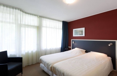 Renesse Hotel | Perfect Group Getaway w/Onsite Dining near Nature Parks & Seaside Escape