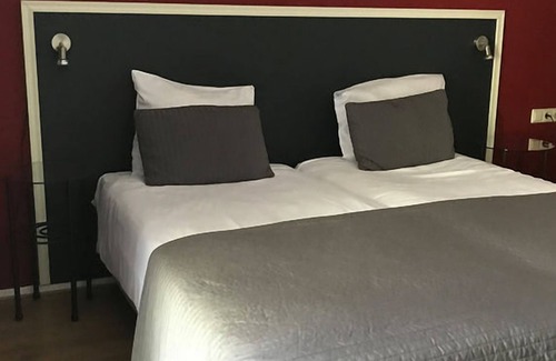 Renesse Hotel | Perfect Group Getaway w/Onsite Dining near Nature Parks & Seaside Escape