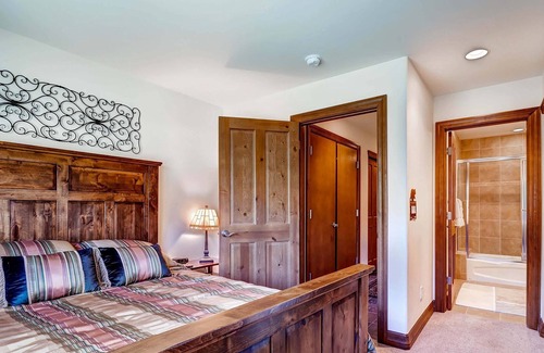 The Highlands House | Perfect Holiday Retreat! Enjoy VIEWS from the Private Hot Tub!
