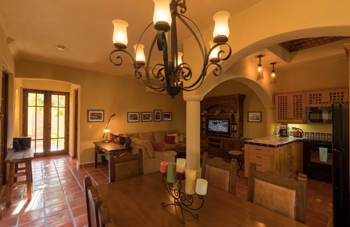 Nopolo House | Perfect Home steps from Community pool, beach and Wine Bar in Founders