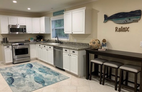 Singer Island House | Perfect Island Retreat! - Steps to beach- Hot Tub!
