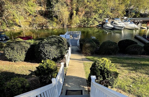 Lake Norman of Catawba House | Perfect Lakefront Getaway