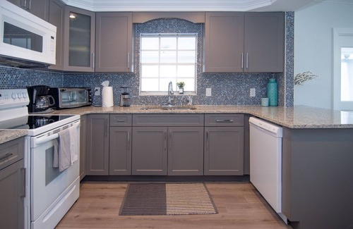 Seminole Villa | Perfect location 6 Bedroom, 4 Bathroom house. GameRoom,HeatedPool. 5min to Beach
