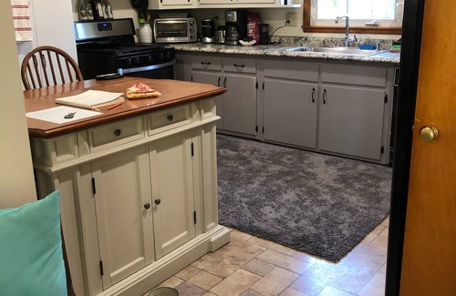 Green Bay House | Perfect location! Blocks from Lambeau Field.