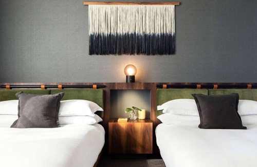 Downtown Seattle Hotel | Perfect Location for Family Getaway! 4 Relaxing Units, Near Seattle Great Wheel