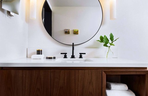 Downtown Seattle Hotel | Perfect Location for Family Getaway! 4 Relaxing Units, Near Seattle Great Wheel