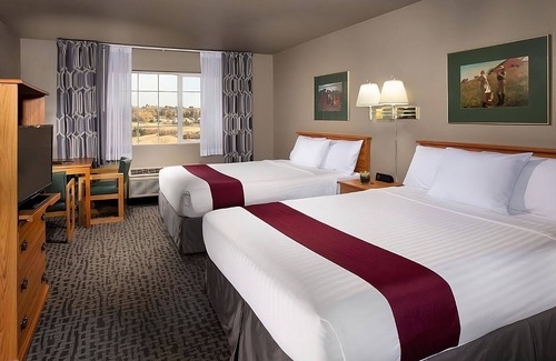 Pullman Hotel | Perfect Location for Vacation! Gorgeous Room w/Free Breakfast, Free Parking