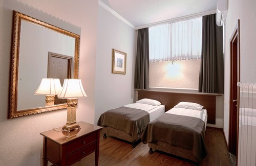 Chugureti Hotel | Perfect location, servise and stay!