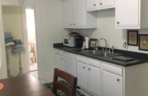 Lower Garden District Apartment | PERFECT LOCATION! GREAT MONTHLY RATES. Off Street Parking.