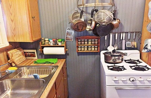Forest Falls Cabin | Perfect Location! Hiker's and Dogs (2) Paradise.! Walk to Trails!